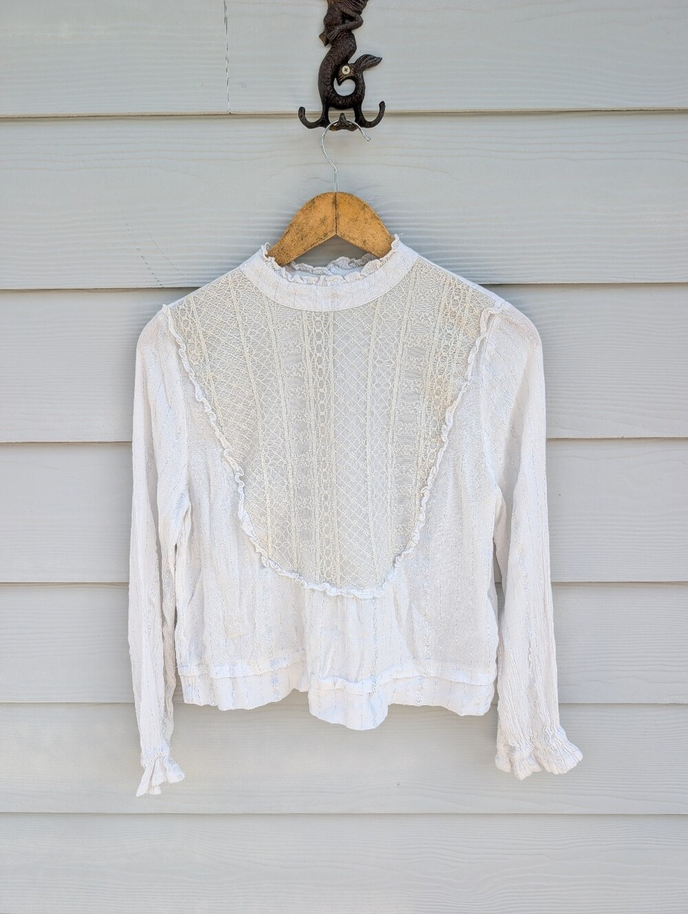 Abercrombie Blouse Size M White Cream Silver Cropped Ruffled Lace Boho Buttons - Picture 3 of 7